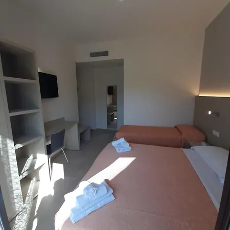 Отель Altamarea Мизано-Адриатико